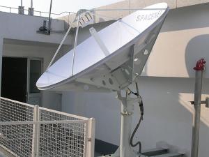  Поворотная спутниковая антенна, диаметр 2.4м, C, Ku-диапазон 