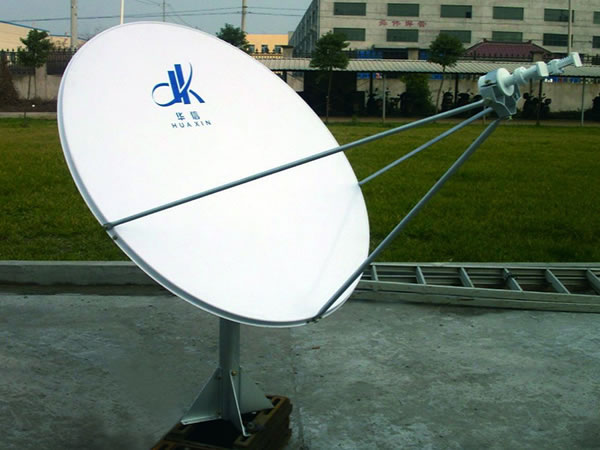  Офсетная спутниковая антенна, диаметр 1.2 м C, Ku, Ka- диапазон 