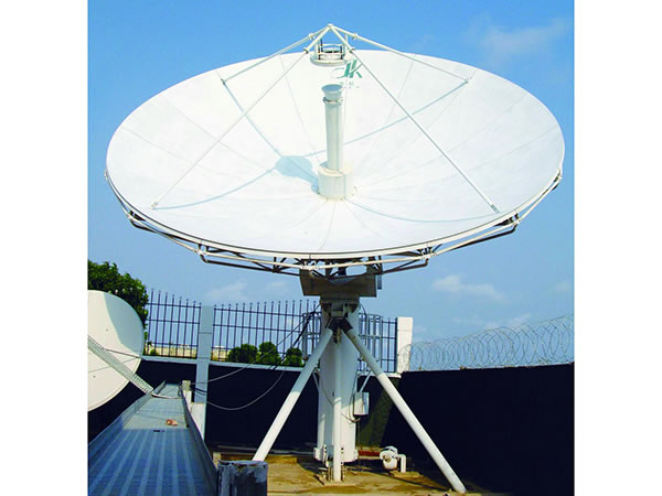  Спутниковая антенна RxTx, диаметр 11.3 м, C, Ku-диапазон 